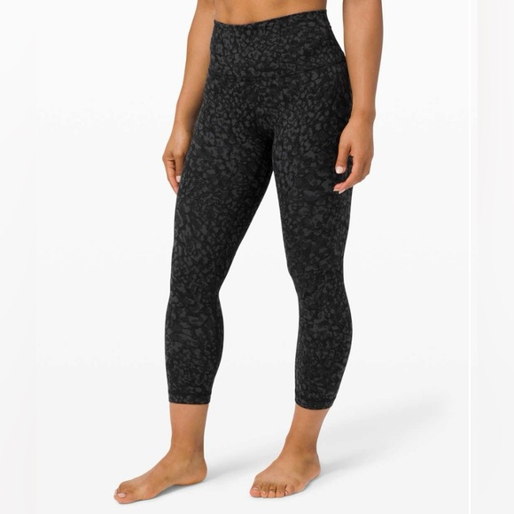 Lululemon Align Crop 21” size 8 - Picture 3 of 15